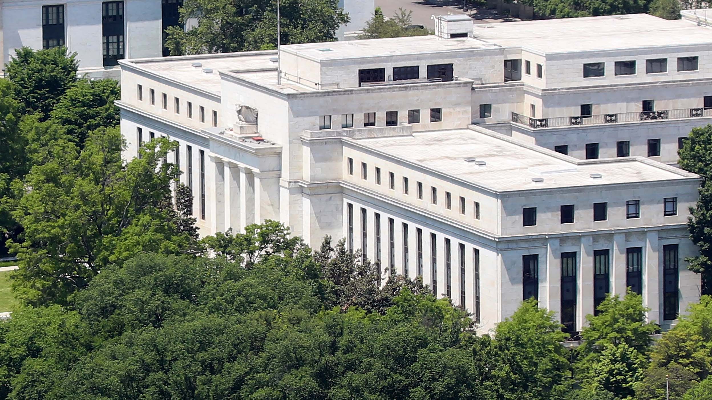 Hawkish central banks increase recession and market risks