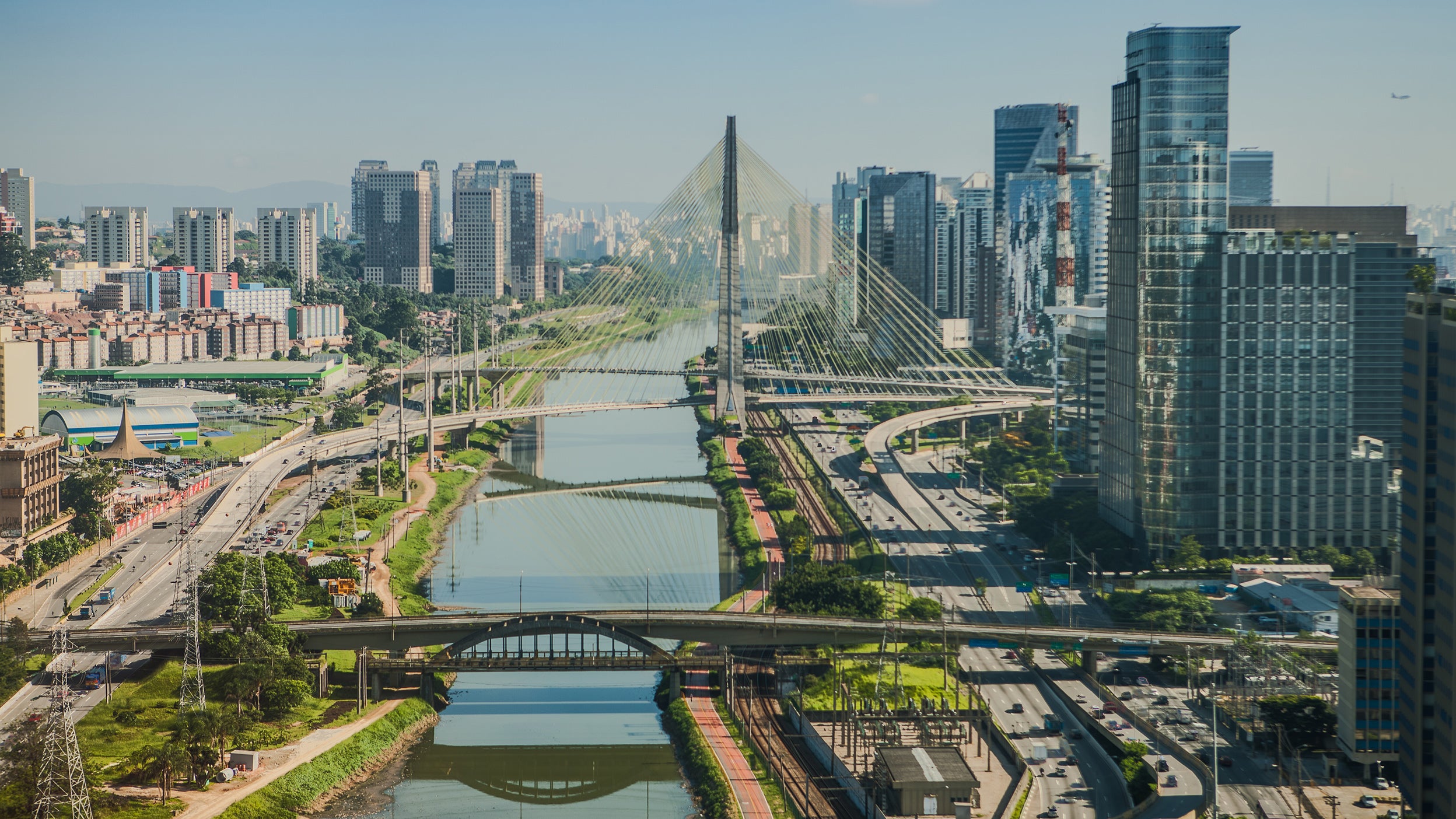 River in the middle of the city