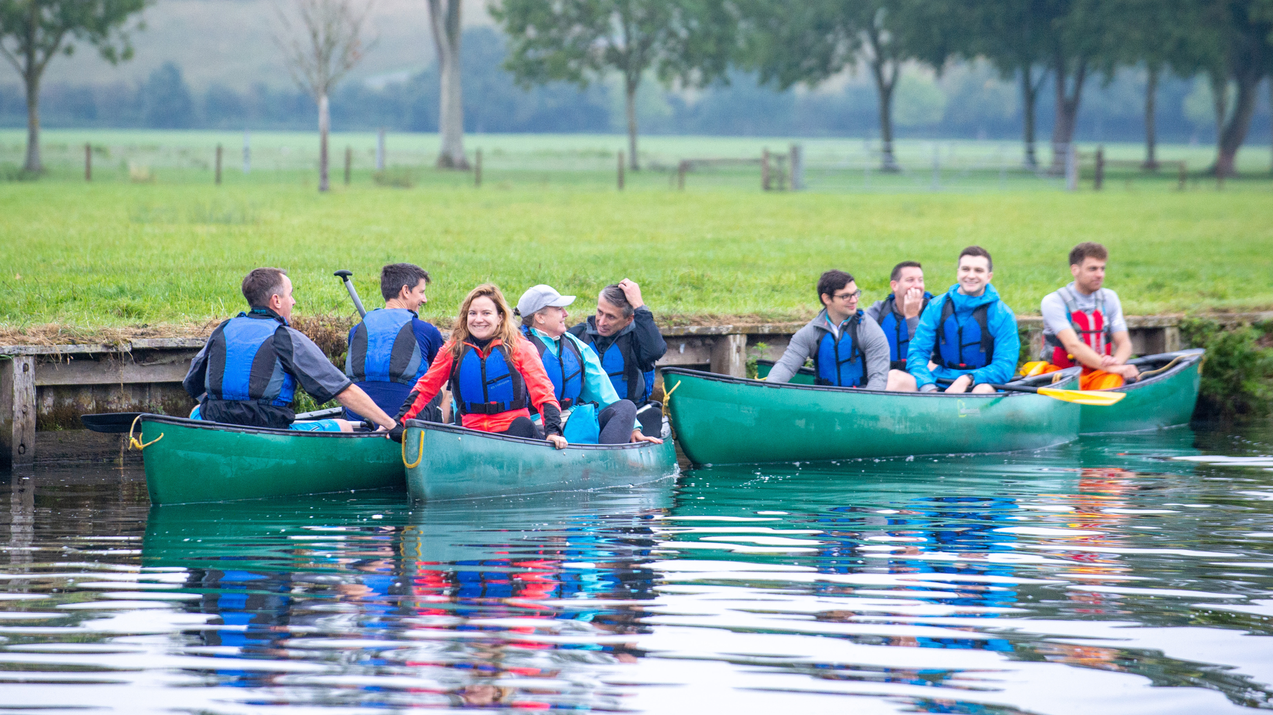 Henley employees participating in Invesco Thames Challenge 2022 cleanup