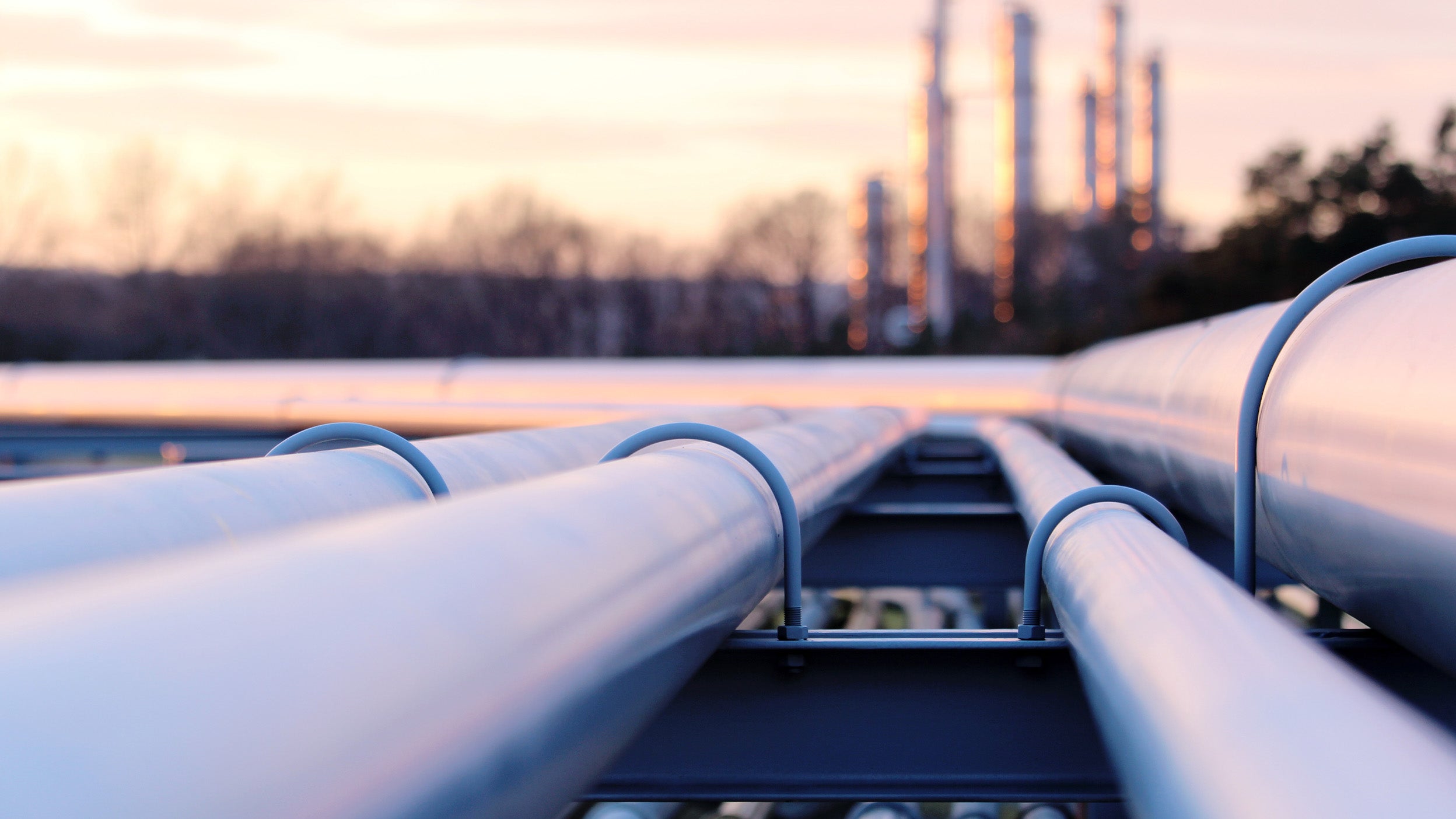Gas pipes. An introduction to commodities