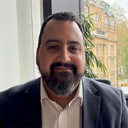 scrrenshot%20of%20David%20Aujla%20talking%20in%20the%20video