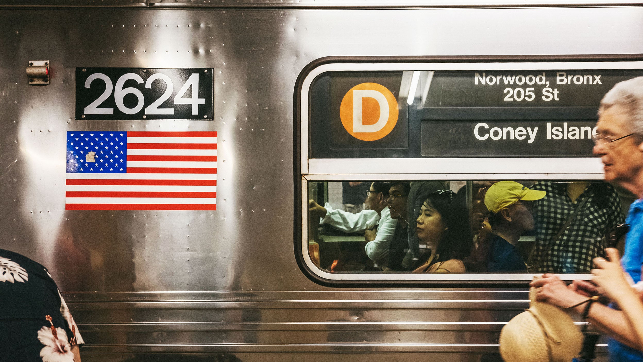 Annonce du train de la ligne D à destination de Coney Island à New York aux États-Unis