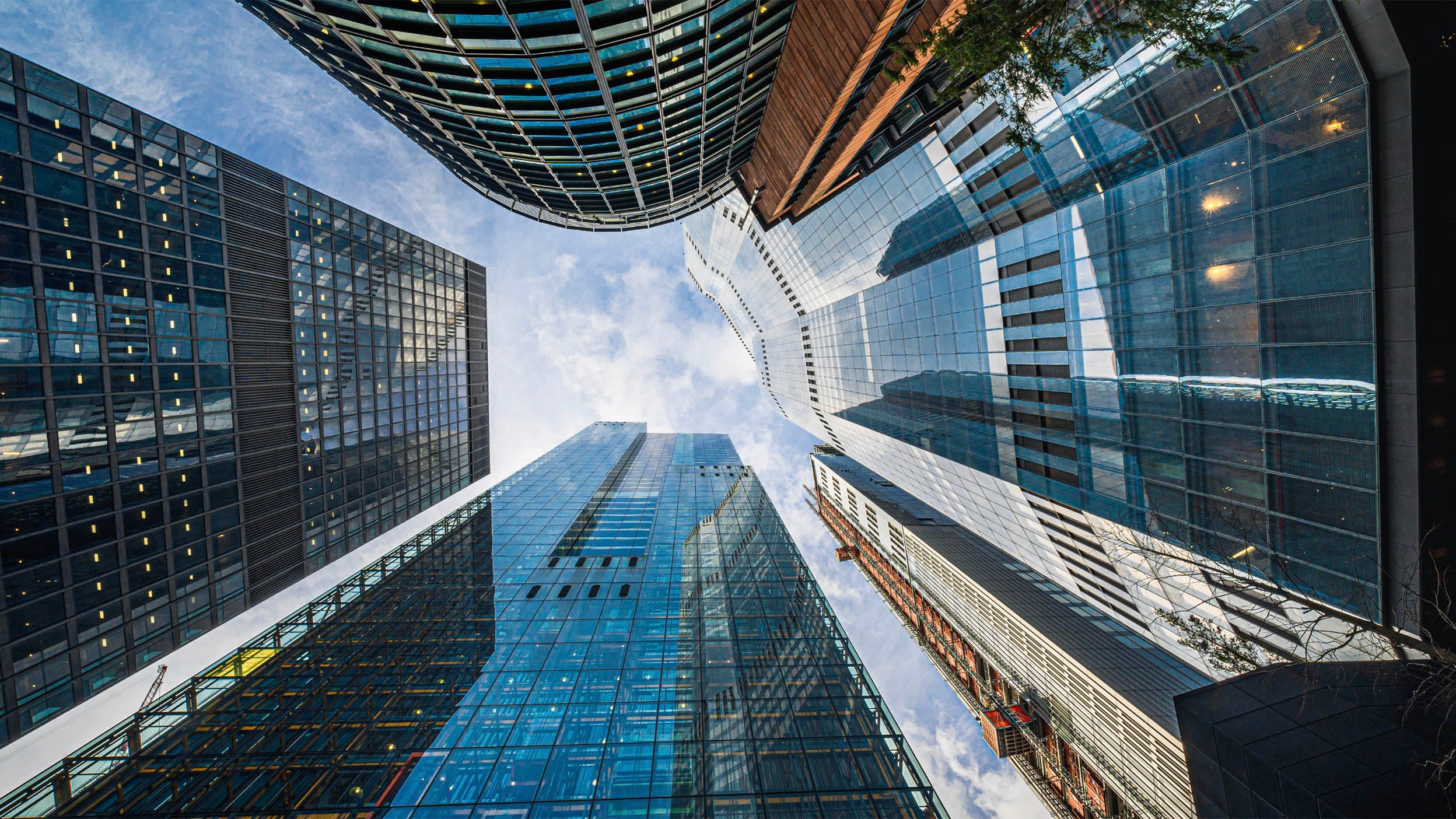 What are the differences between public and private markets?