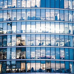 Office%20buildings%20in%20the%20night%20in%20London,%20UK