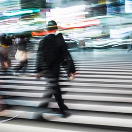 People%20walking%20in%20a%20city