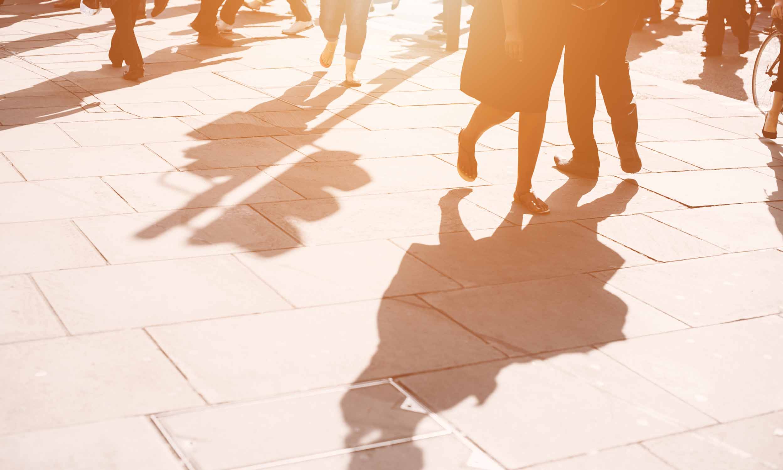 busy city street that represents the limitless potential when working with Invesco