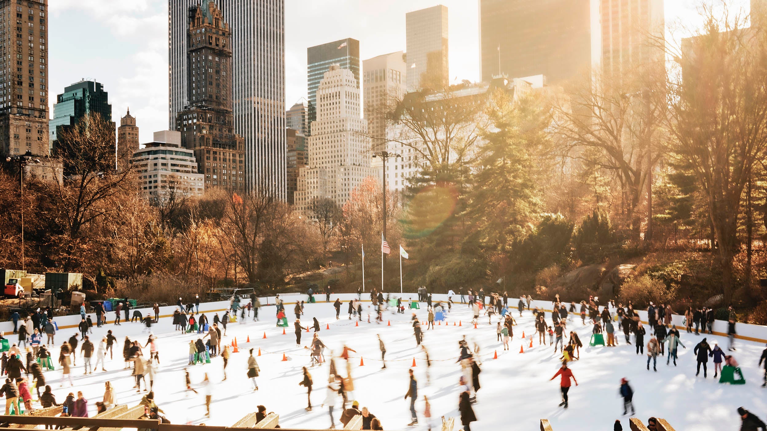 New York City - People ice skating