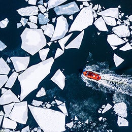 A%20boat%20in%20arctic%20region