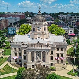 Exterior%20aerial%20of%20beautiful%20Bloomington%20Indiana%20Courthouse%20on%20Square