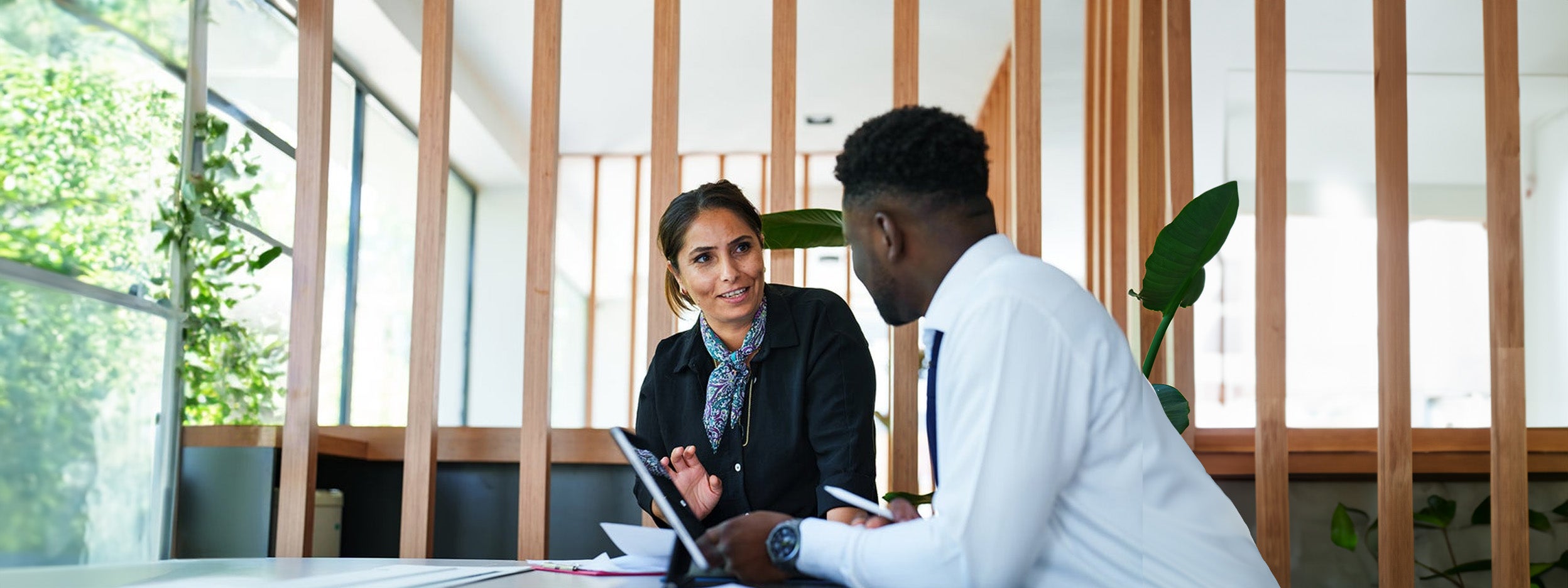 Colleagues having a discussion